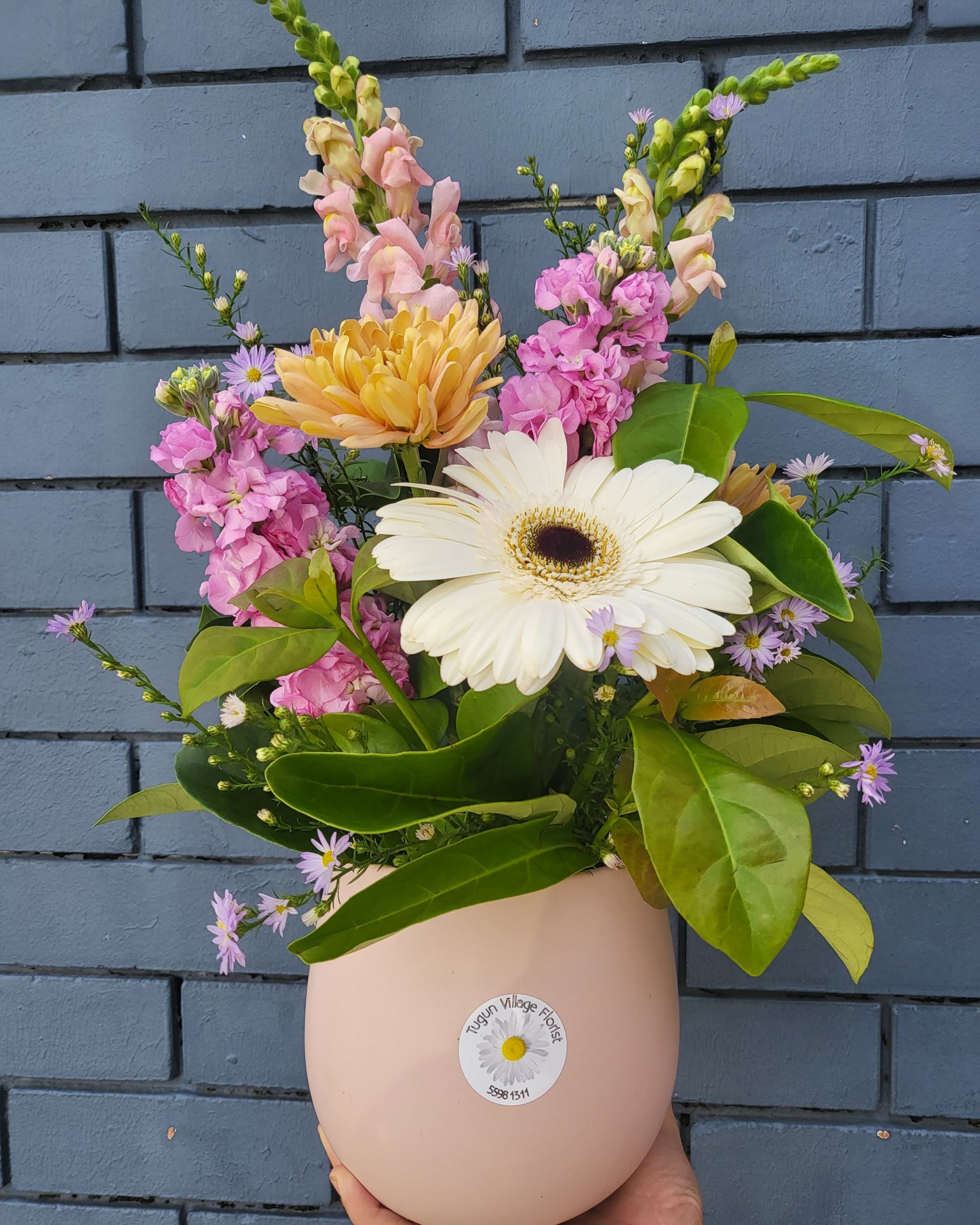 MAJESTIC MUM ARRANGEMENT