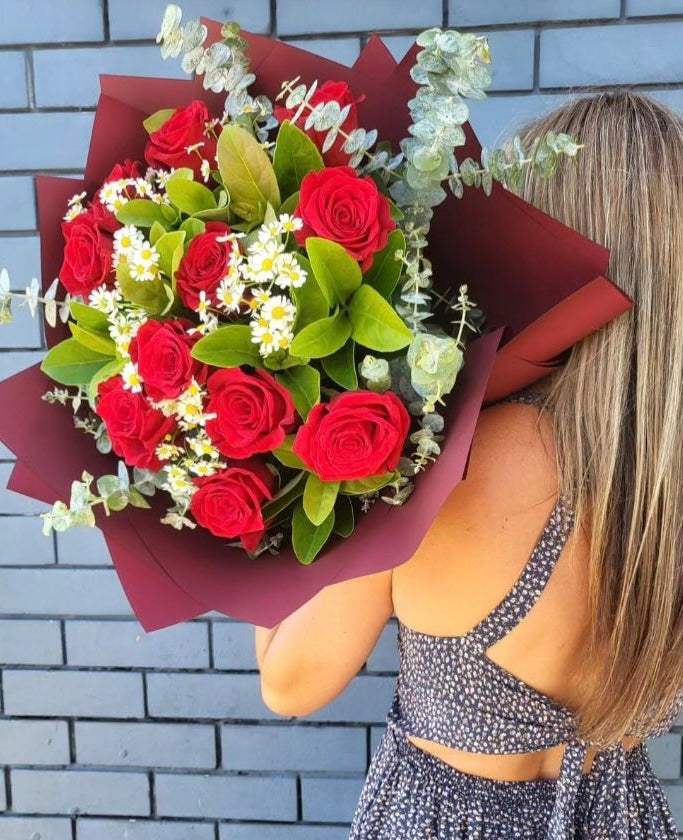 RED ROSIE BOUQUET (1 DOZEN OF ROSES)